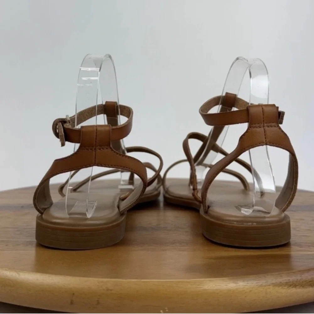 Nordstrom Brown T-Strap Leather Flat Sandals - Picture 2 of 6